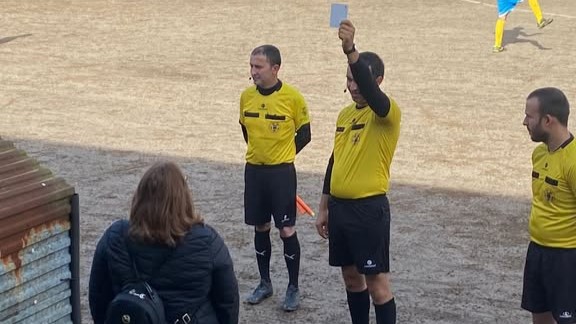 Luciana Alves recebe cartão branco