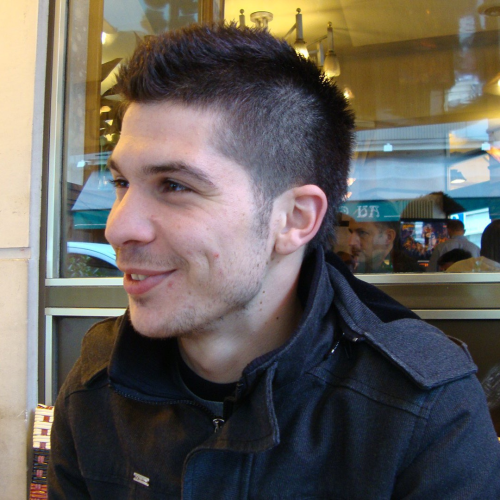 André Lobo