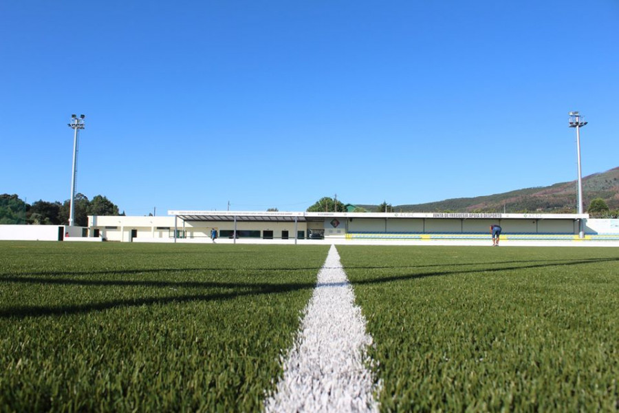 Campo de Futebol do carapeços